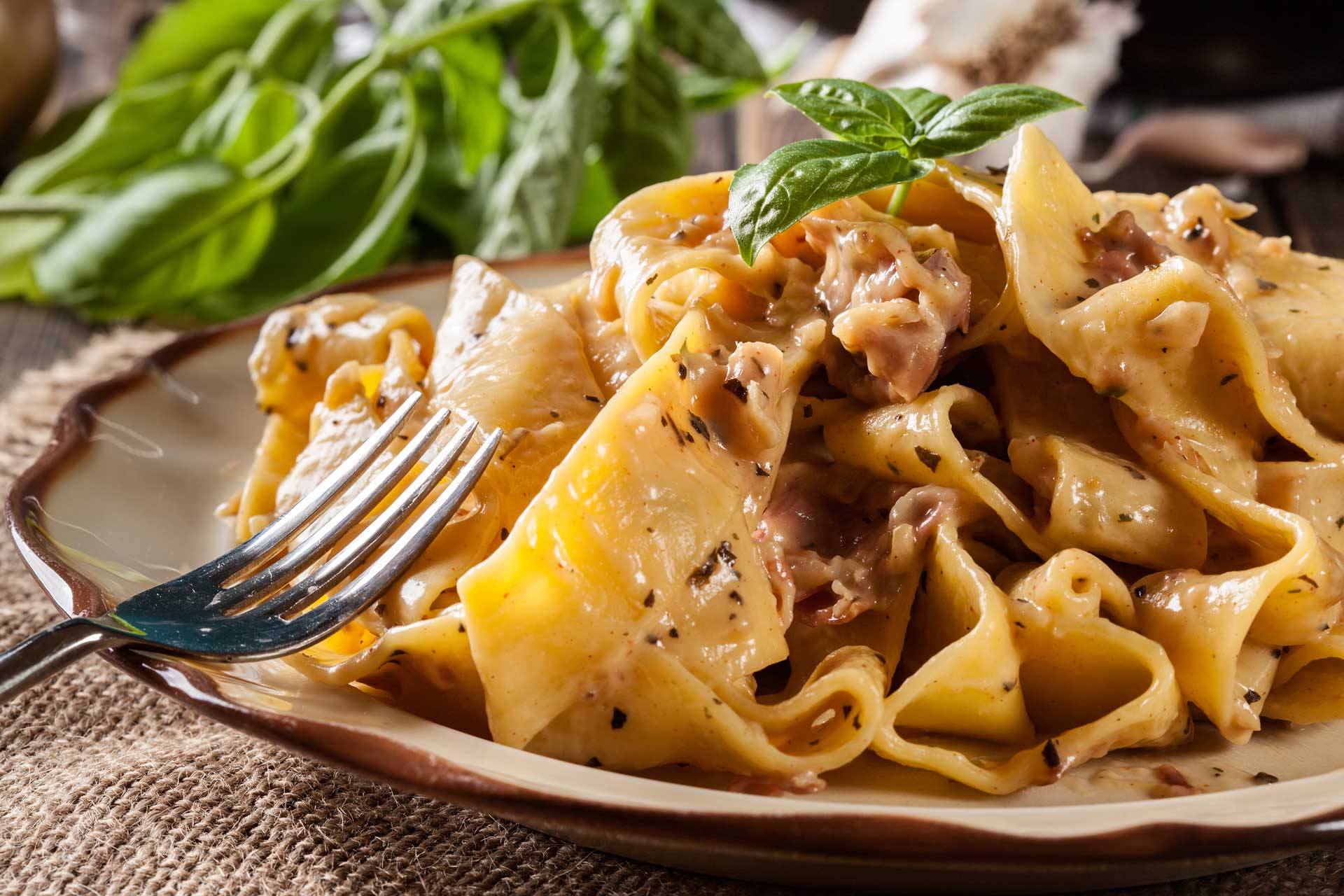 Pappardelle salsiccia e noci